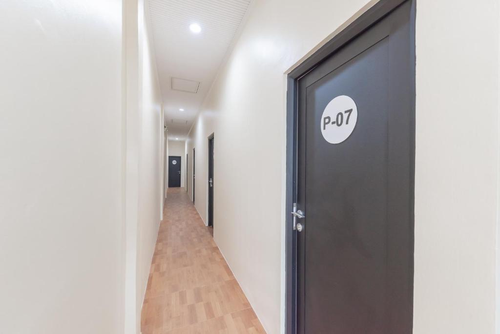 Fotografie z fotogalerie ubytování RedDoorz near Exit Toll Sirkuit Sentul v destinaci Bogor