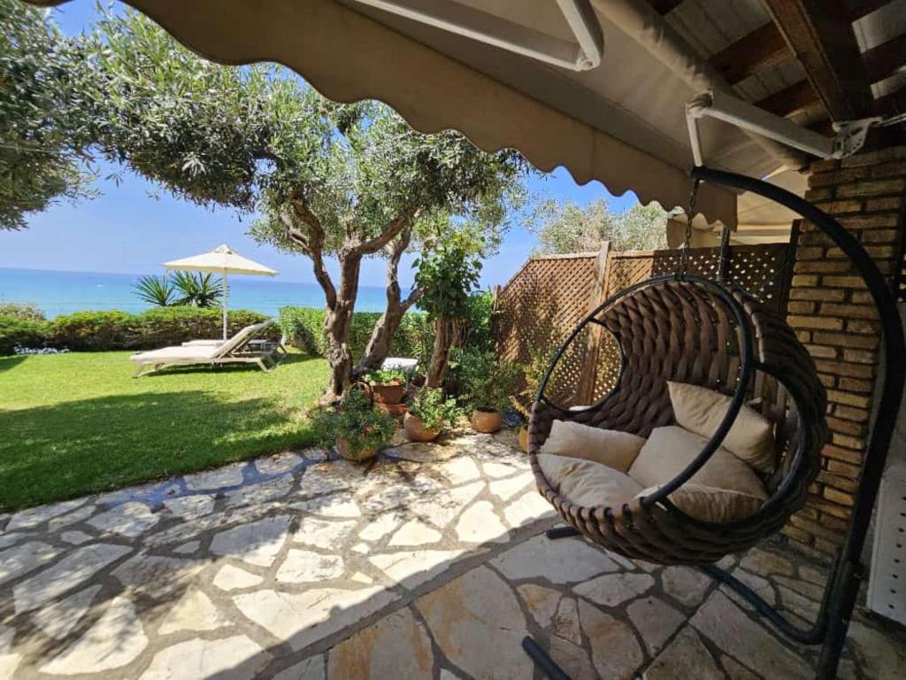 Ogród w obiekcie Beachfront House 13 ,Glyfada