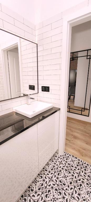 Central Apartments Bazaar - 14