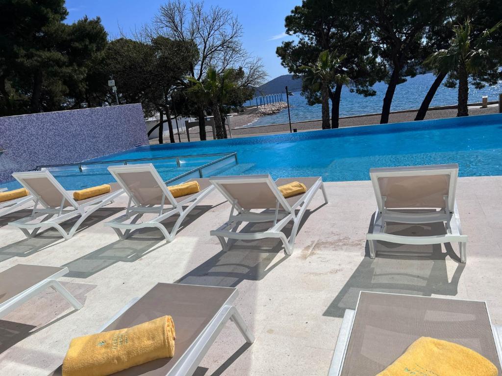 Bazén v ubytovaní Ilirija Resort Hotel Adriatic alebo v jeho blízkosti