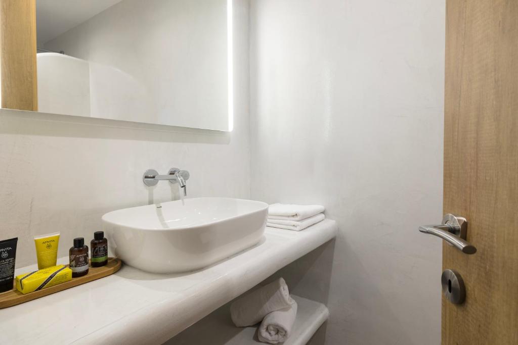 Koupelna v ubytování Commercio Suites Santorini