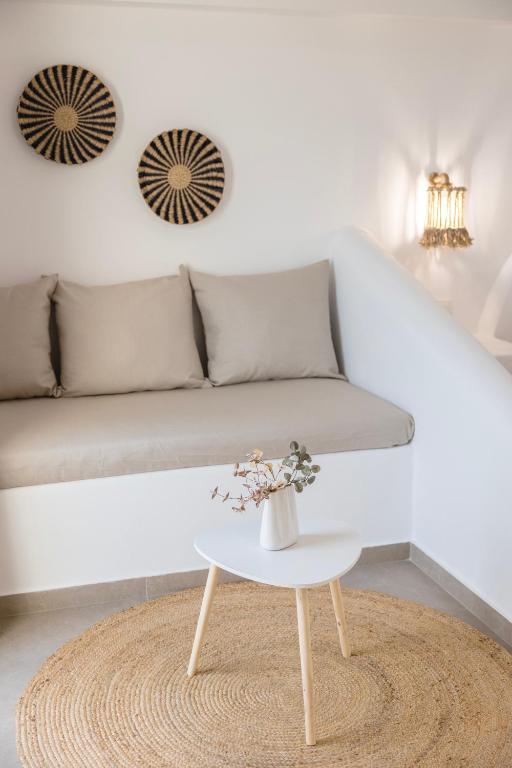 Posezení v ubytování Commercio Suites Santorini