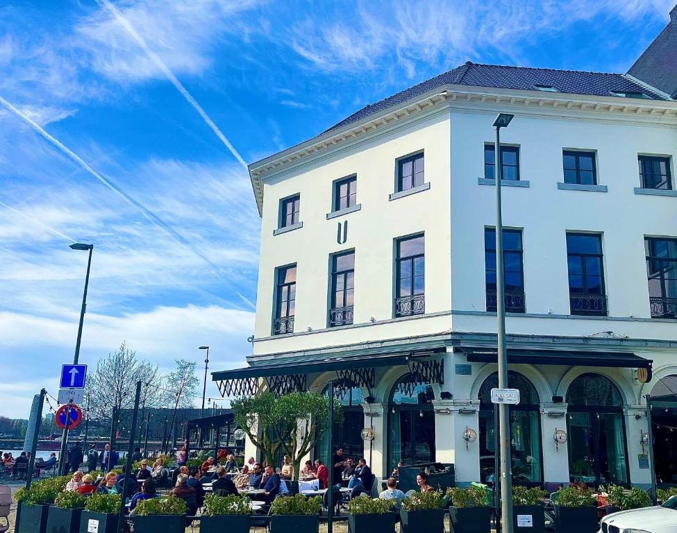 U Eat & Sleep Antwerp - Resim 3