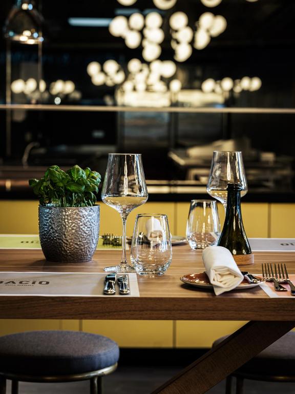 AMERON München Motorworld - Resim 22