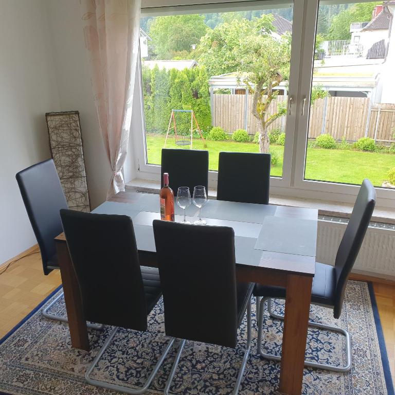 TV a/nebo společenská místnost v ubytování Ferienwohnung Alpen Sunshine Füssen