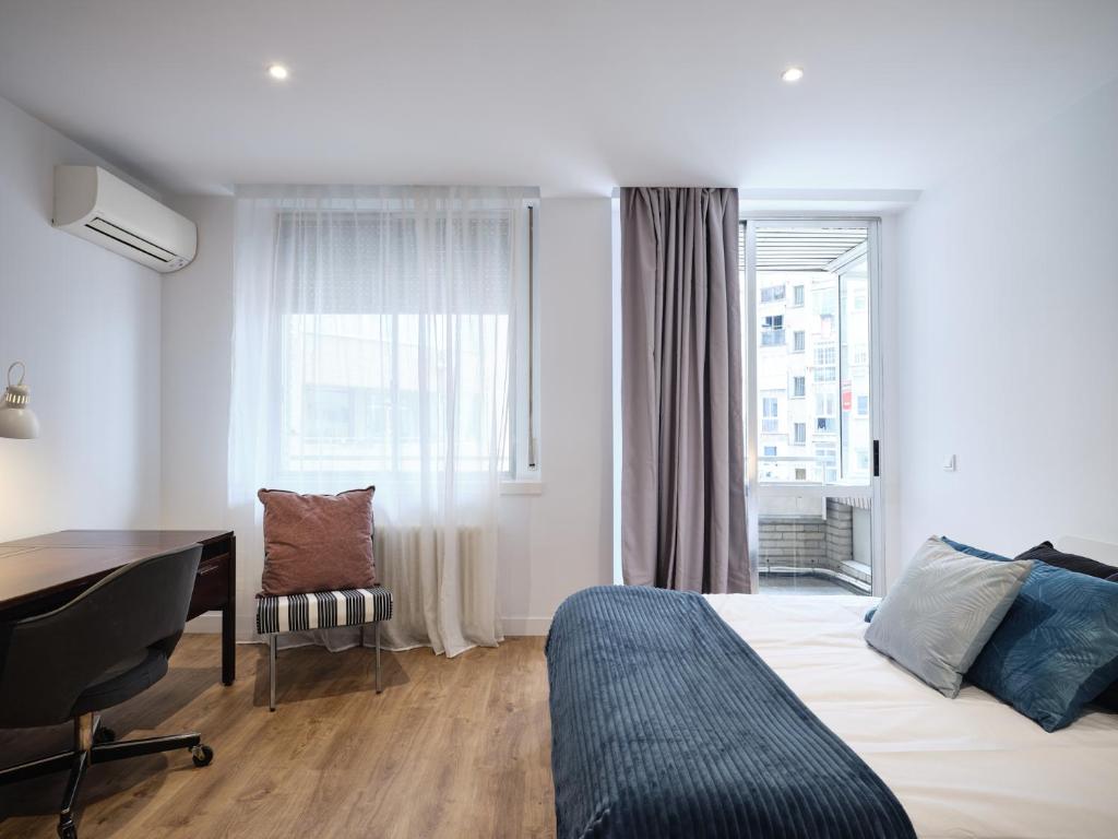 A seating area at My City Home - Student Rooms in Moncloa