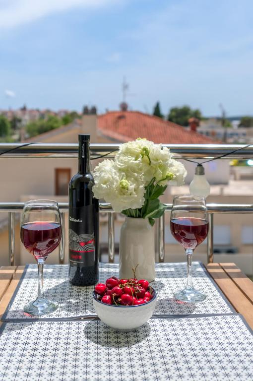 Nápoje v ubytovaní Trogir Downtown Apartments