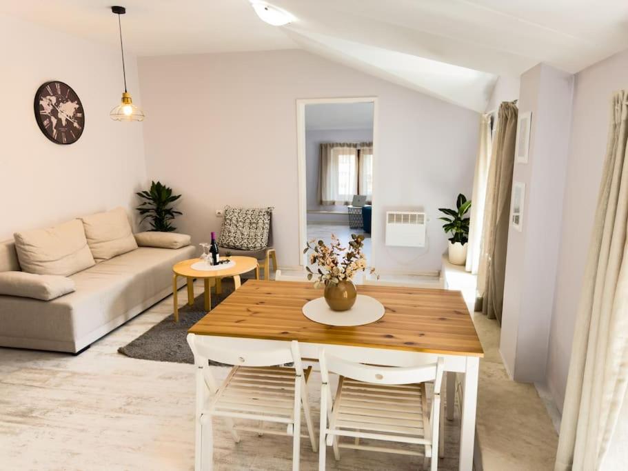 CopaKapana Suite, by Holiwork Stays