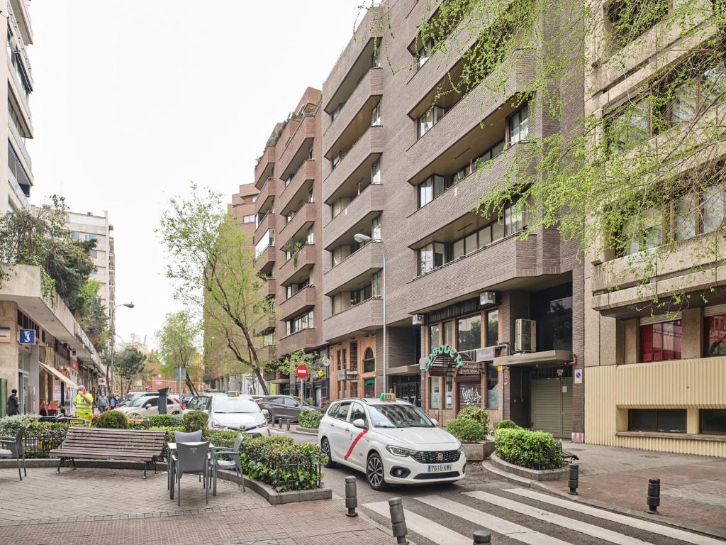 The surrounding neighborhood or a neighborhood close to the homestay