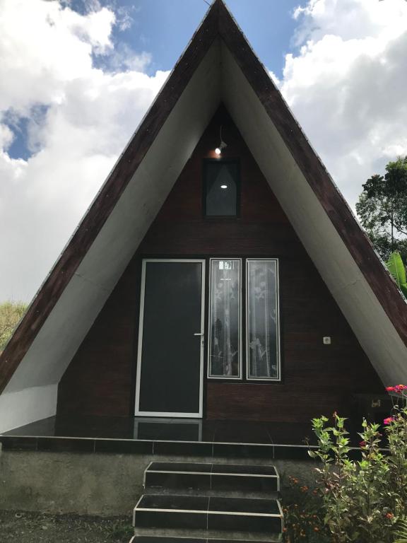 Suitetrails - Eger Rinjani Inn