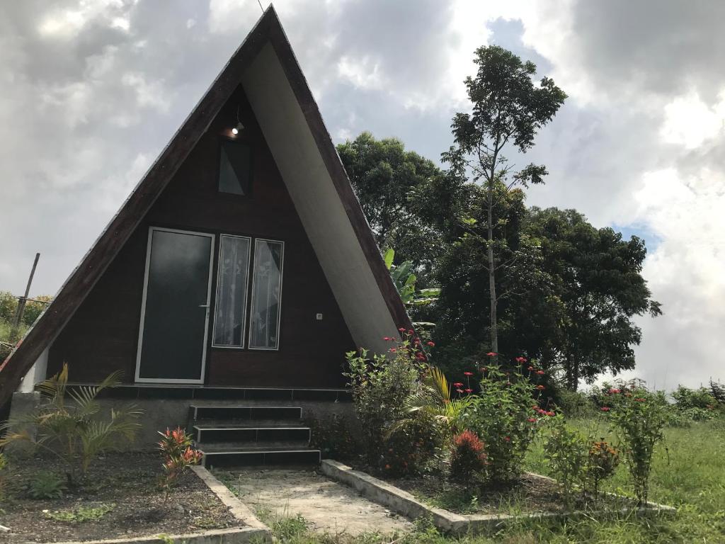 Suitetrails - Eger Rinjani Inn
