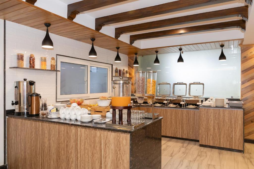 Kuchyň nebo kuchyňský kout v ubytování Kailash Boutique Hotel