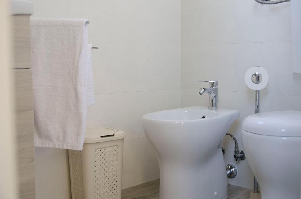 Koupelna v ubytování Antica Dimora Arancio Val Di Noto 10 minuti dal mare Free Parking