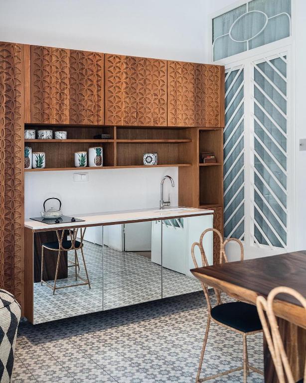 Nyx Chic Manor - Resim 17