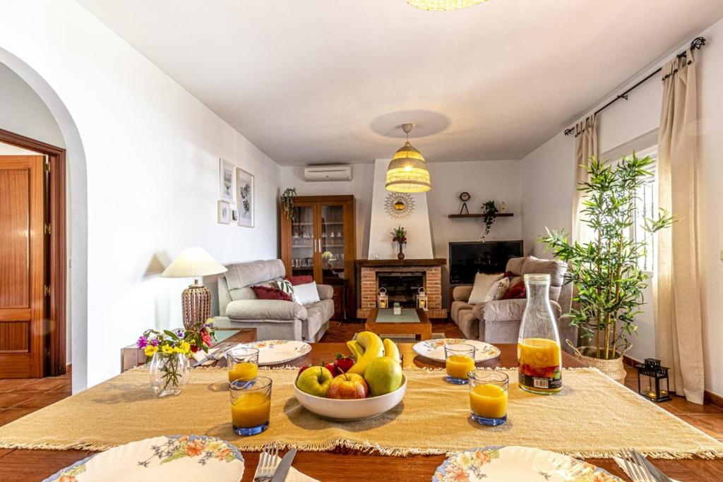Zdjęcie z galerii obiektu Casa Sueño con piscina privada w mieście Mijas