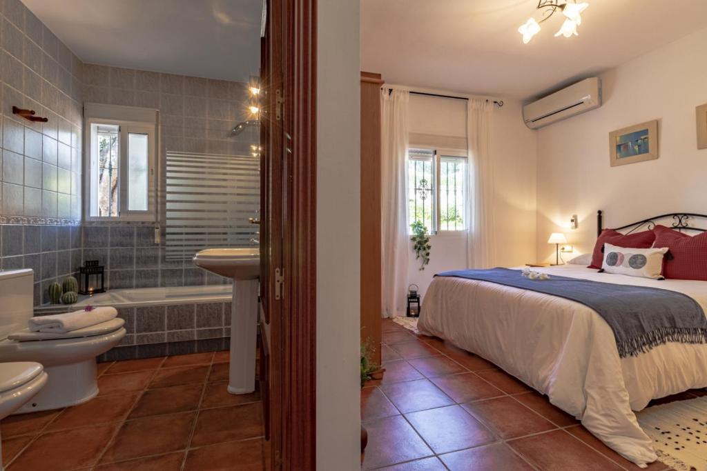 Zdjęcie z galerii obiektu Casa Sueño con piscina privada w mieście Mijas