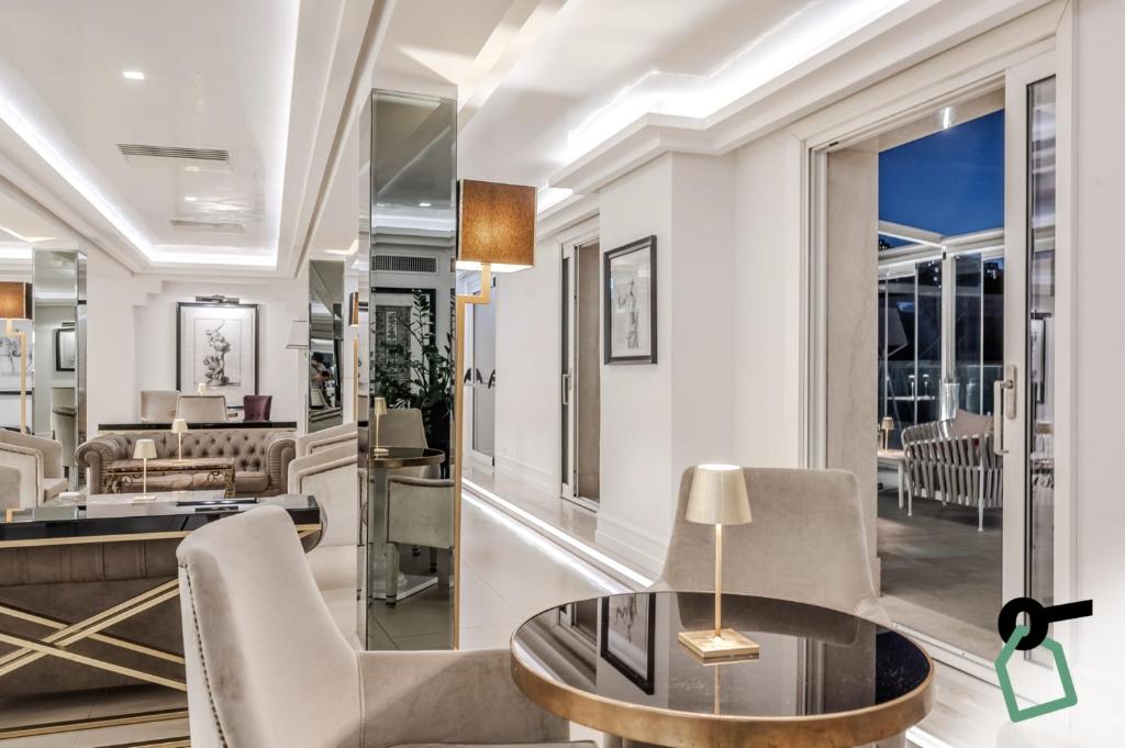 Posezení v ubytování HOTIDAY Room Collection - Napoli Diaz