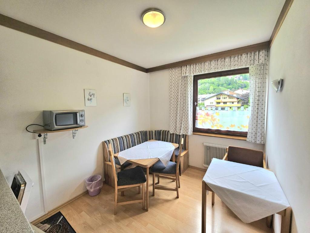 Telewizja i/lub zestaw kina domowego w obiekcie Apartments Edenhof
