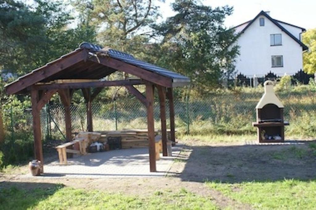 Vonkajšia záhrada v ubytovaní Domek Jantar