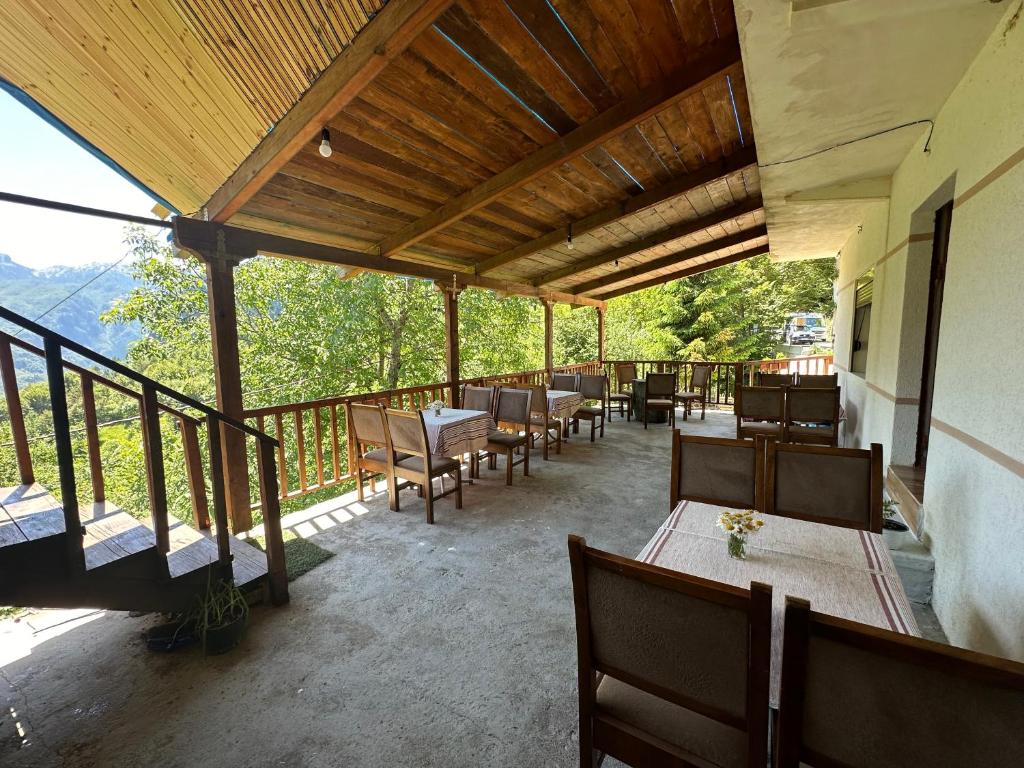 Balkón nebo terasa v ubytování Guesthouse Kroni I Micanit