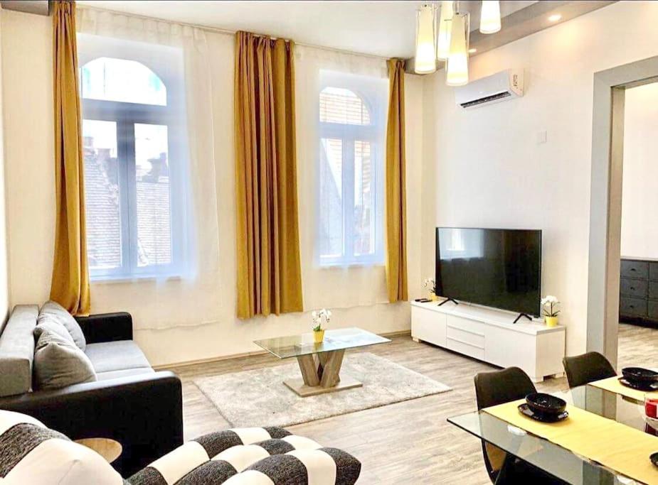Central Sunny 3 room apartment 1067 Budapest, Teréz krt. 7 kép - 1