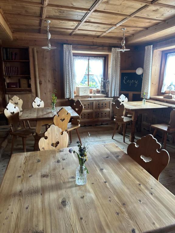 Posezení v ubytování Chalet da mont Resciesa