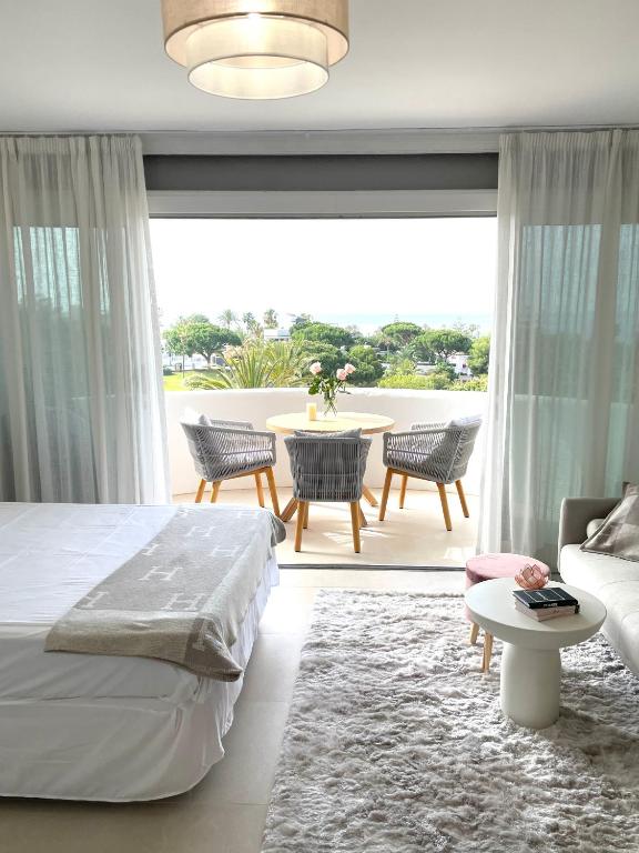 Coronado Apartment