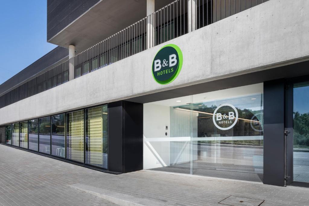 B&B HOTEL Guimarães - Resim 16