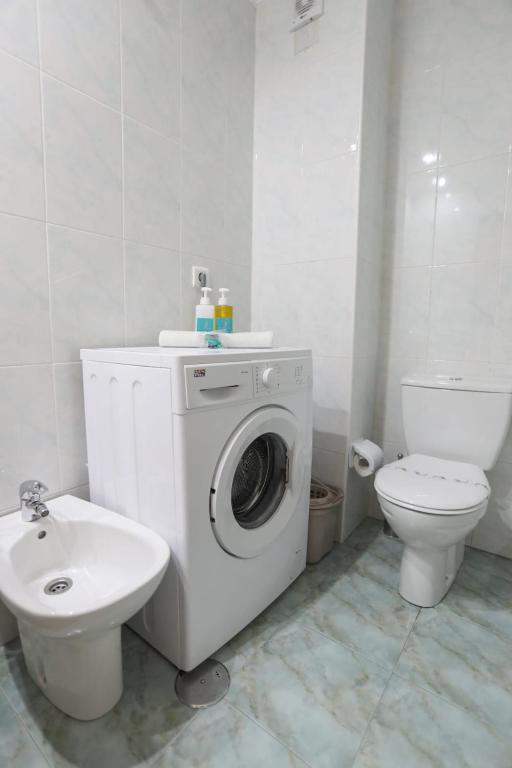 Łazienka w obiekcie Primera Linea de Playa Samil Costa con Garaje Incluido