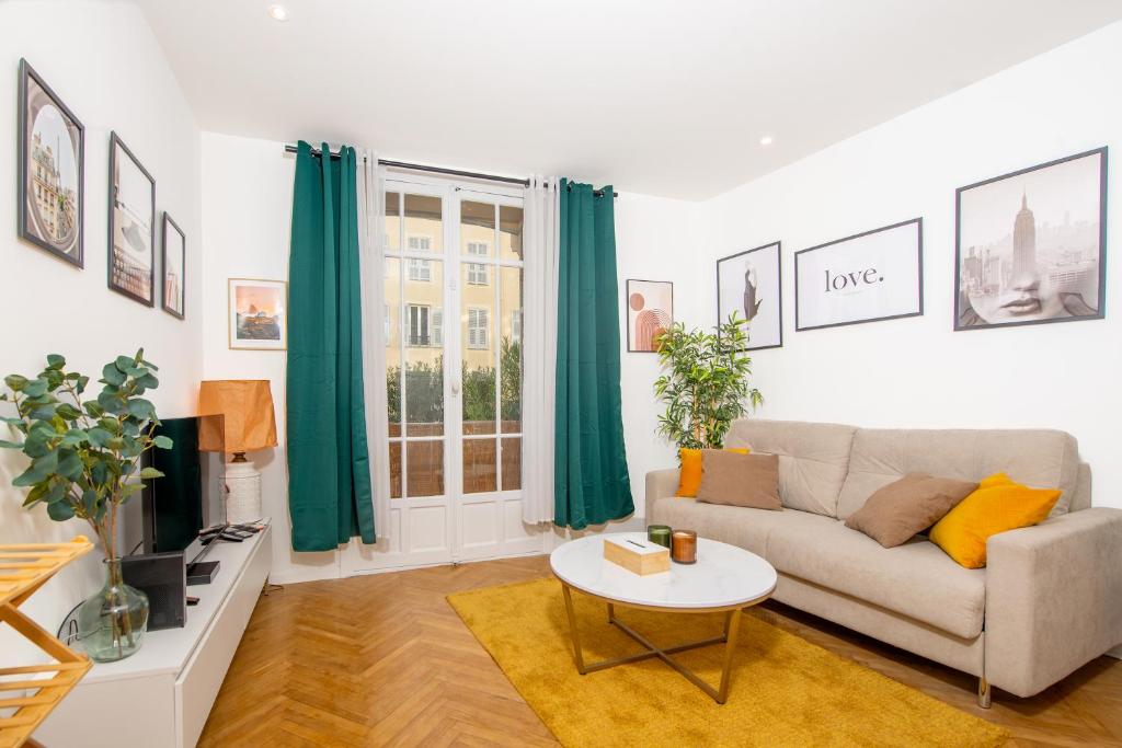 #34 2P Raimbaldi central 2balconies / AC & WIFI