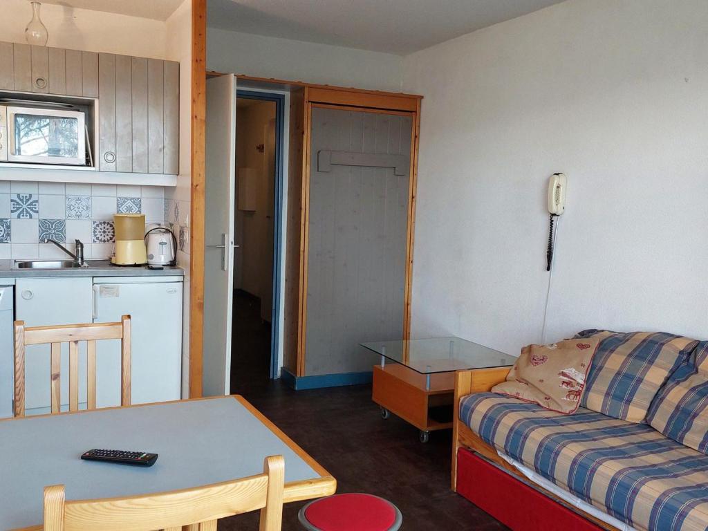 Χώρος καθιστικού στο Appartement 2 pièces, 5 pers, balcon, proche télécabine, animaux acceptés - FR-1-411-231
