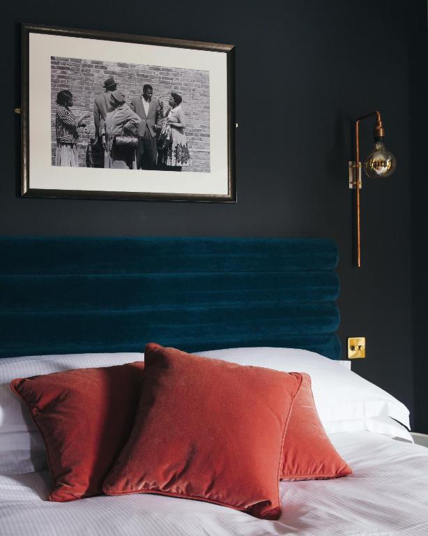 The Porterhouse grill & rooms - 
