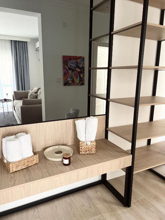 سرير أو أسرّة في غرفة في Apartments Mrdak