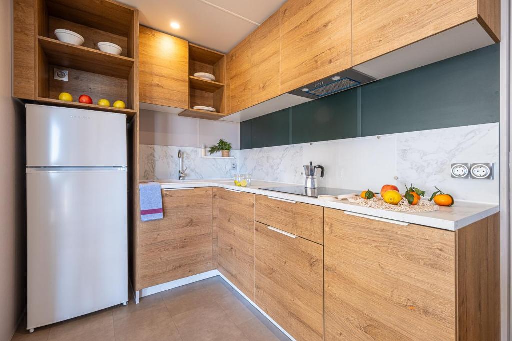 A kitchen or kitchenette at Camping Estival Torre de la Mora
