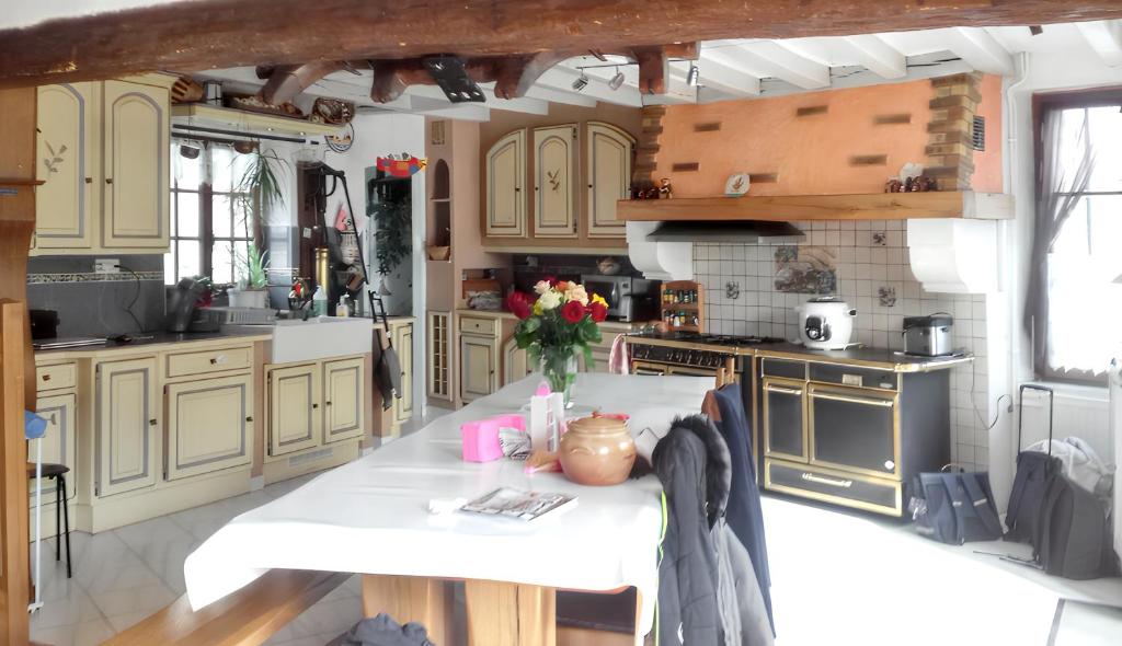 A cozinha ou kitchenette de Maison de 3 chambres avec jardin clos et wifi a Bergeres les Vertus