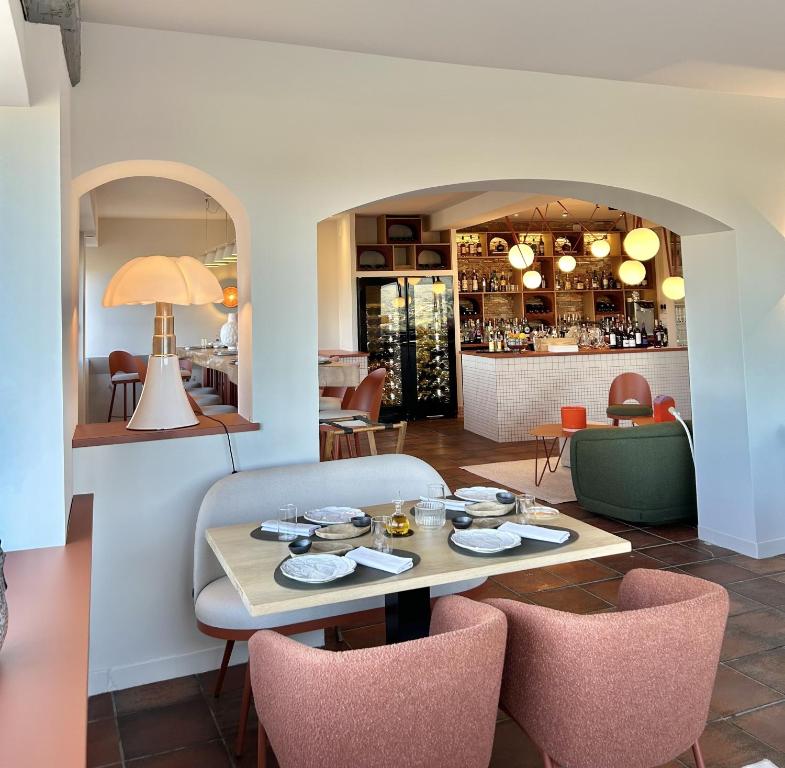 Posezení v ubytování Maison Bérard Hôtel - Restaurant - Spa