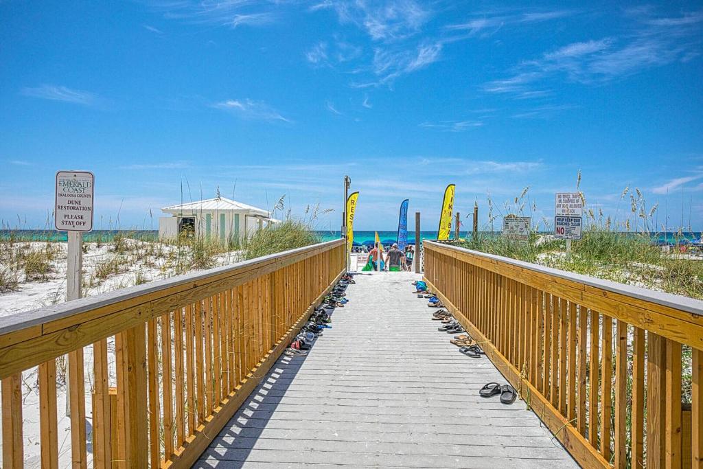 Foto dalla galleria di Beautiful Updated Pelican Beach Unit!!! a Destin