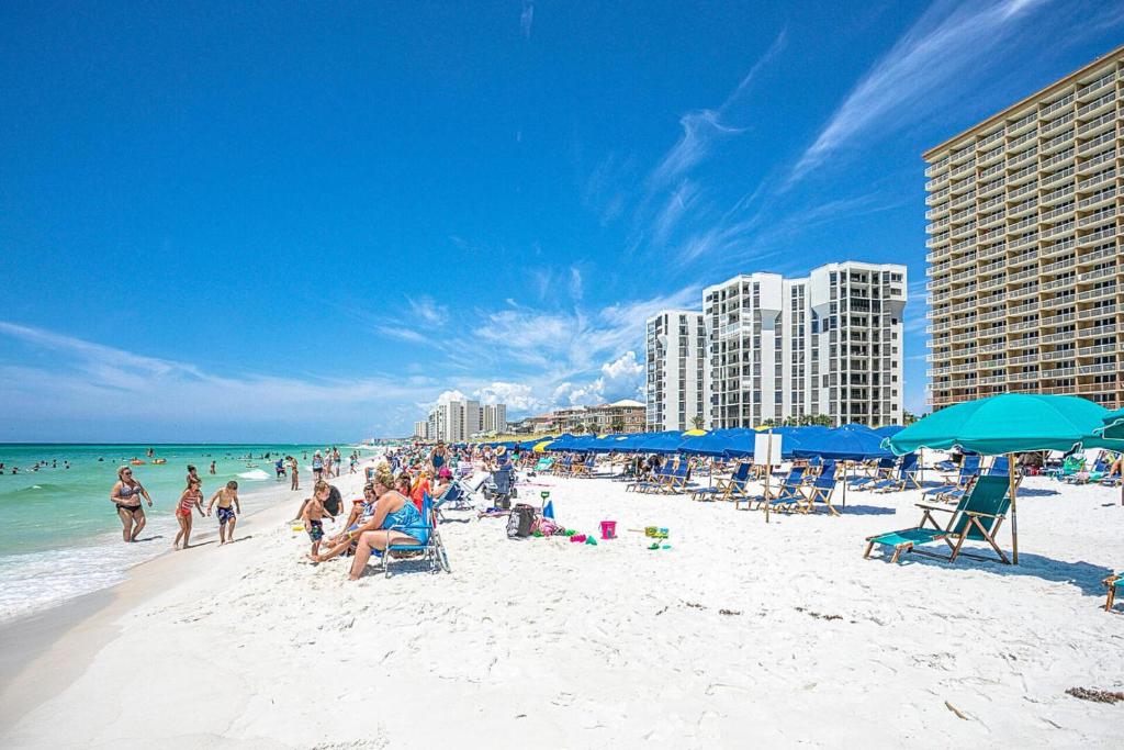 Ein Strand an oder in der Nähe des Ferienhauses