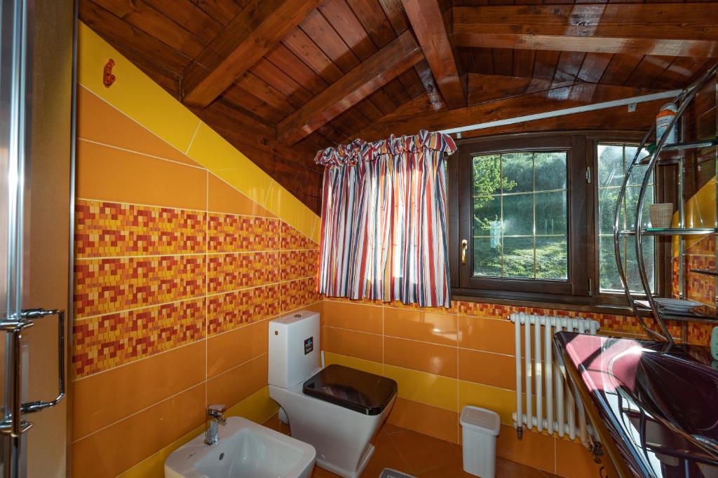 Zdjęcie z galerii obiektu Villa Rosaria con spa e piscina interna w mieście Gioiosa Marea