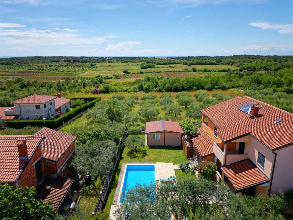 Basen w obiekcie Apartment Maritea by Rent Istria lub w pobliżu