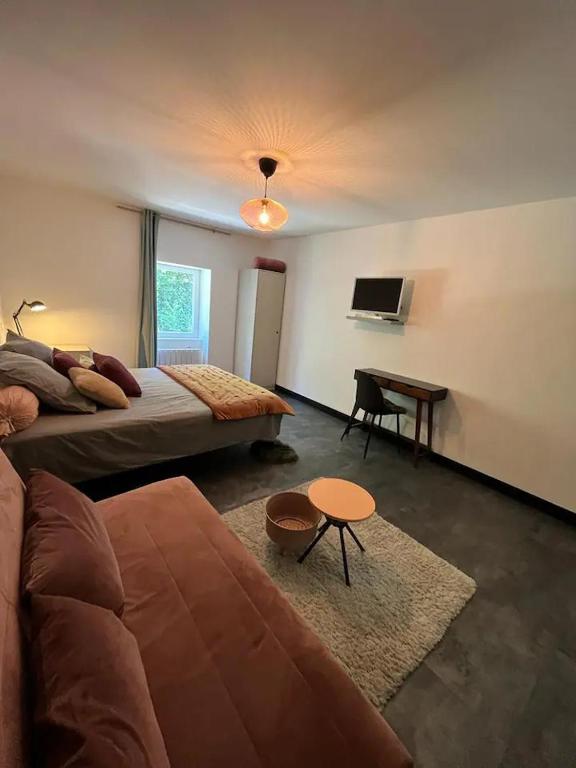 Posezení v ubytování Logis Hotel restaurant de la Poste