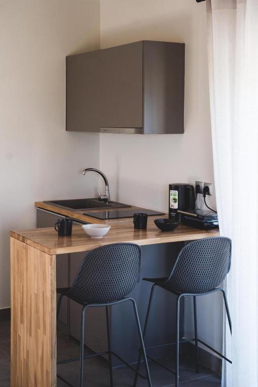 blue symphony suites and apartments - 4