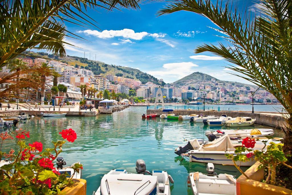 View Saranda Center