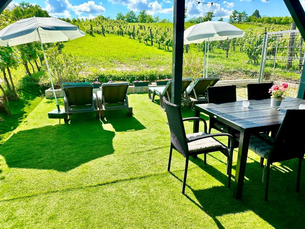 Zahrada ubytování Szent Orbán Panzió - Kutyabarát apartmanok