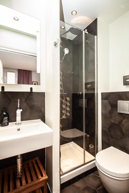 Hôtel Vendome Saint-Germain - Resim 18