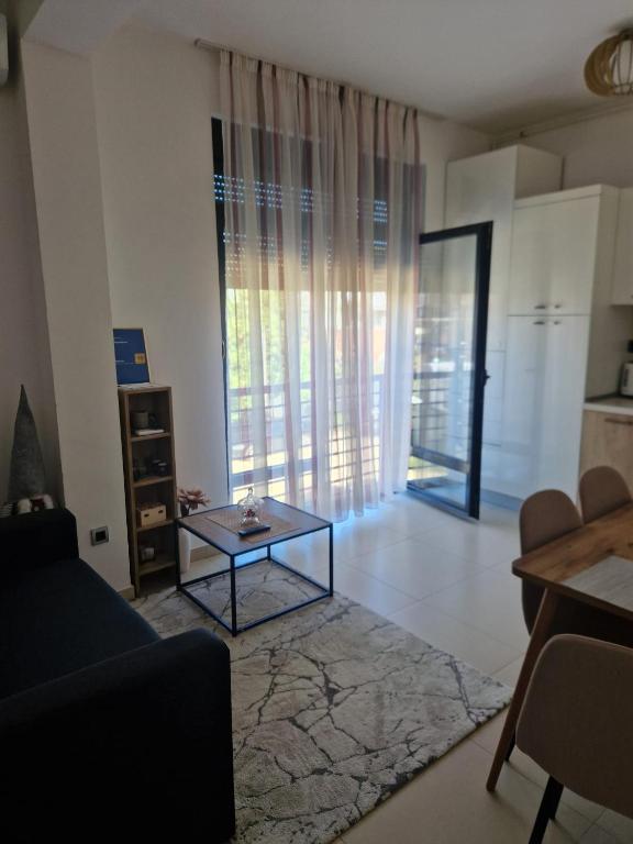Η κουζίνα ή μικρή κουζίνα στο J&A Apartman