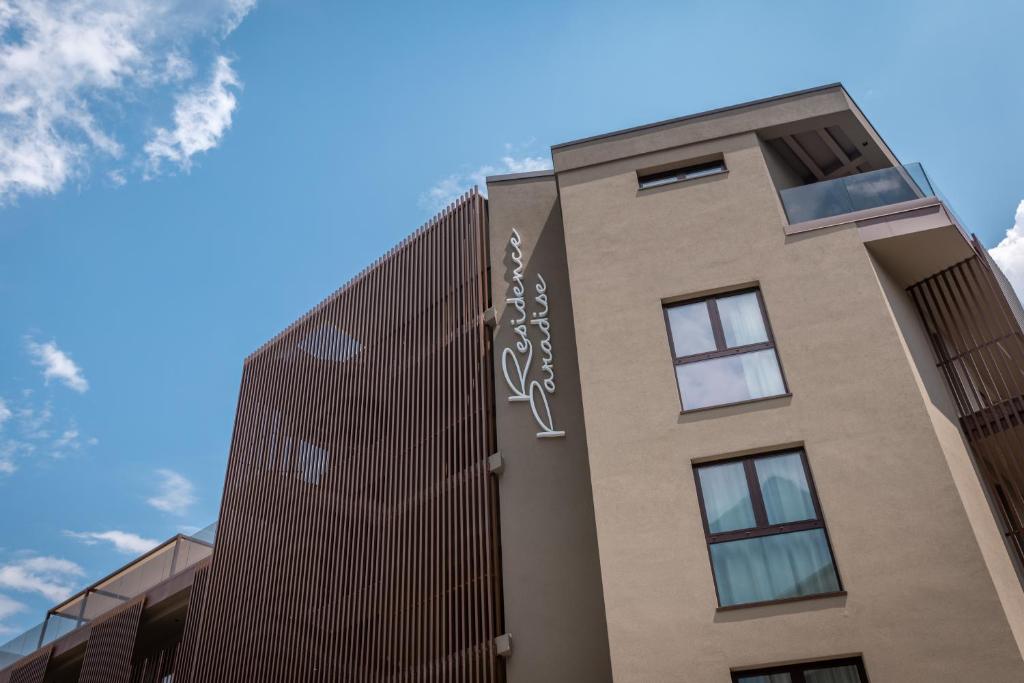 Budova, kde se aparthotel nachází