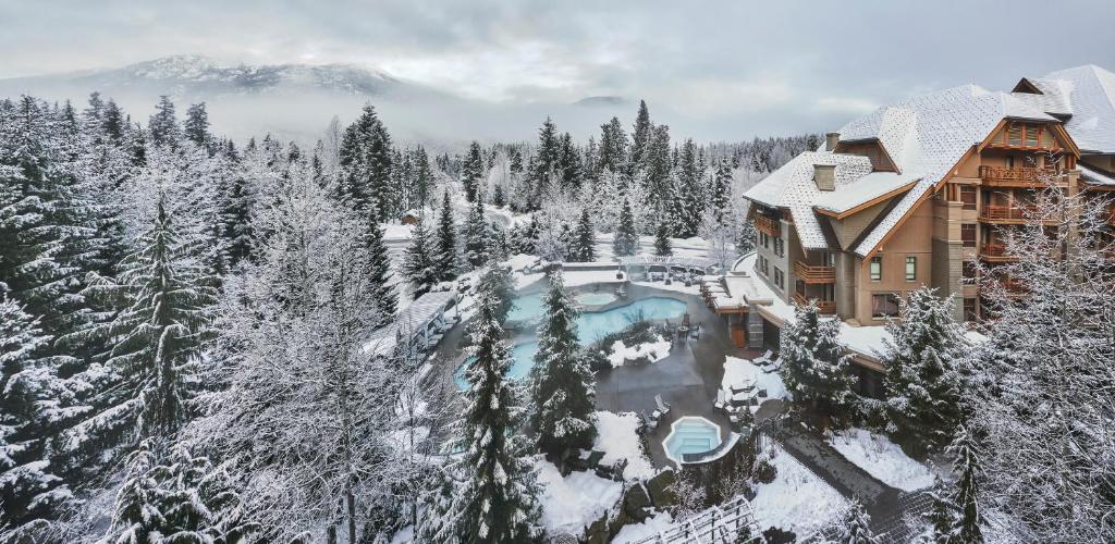 Four Seasons Resort Whistler v zimě