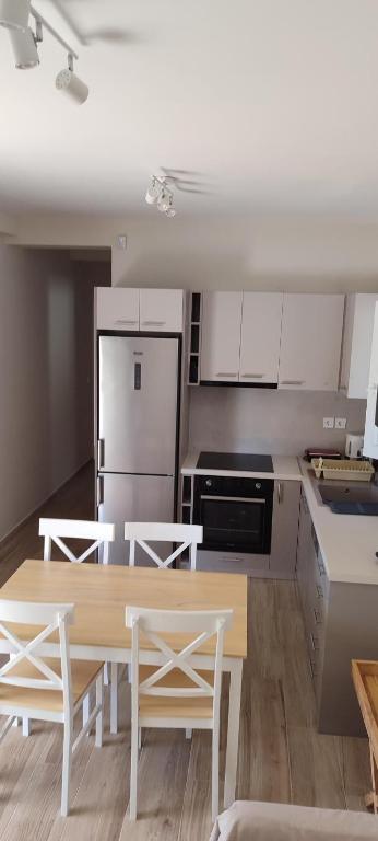 Kuchyňa alebo kuchynka v ubytovaní Zephyros Villas - Agios Nikitas