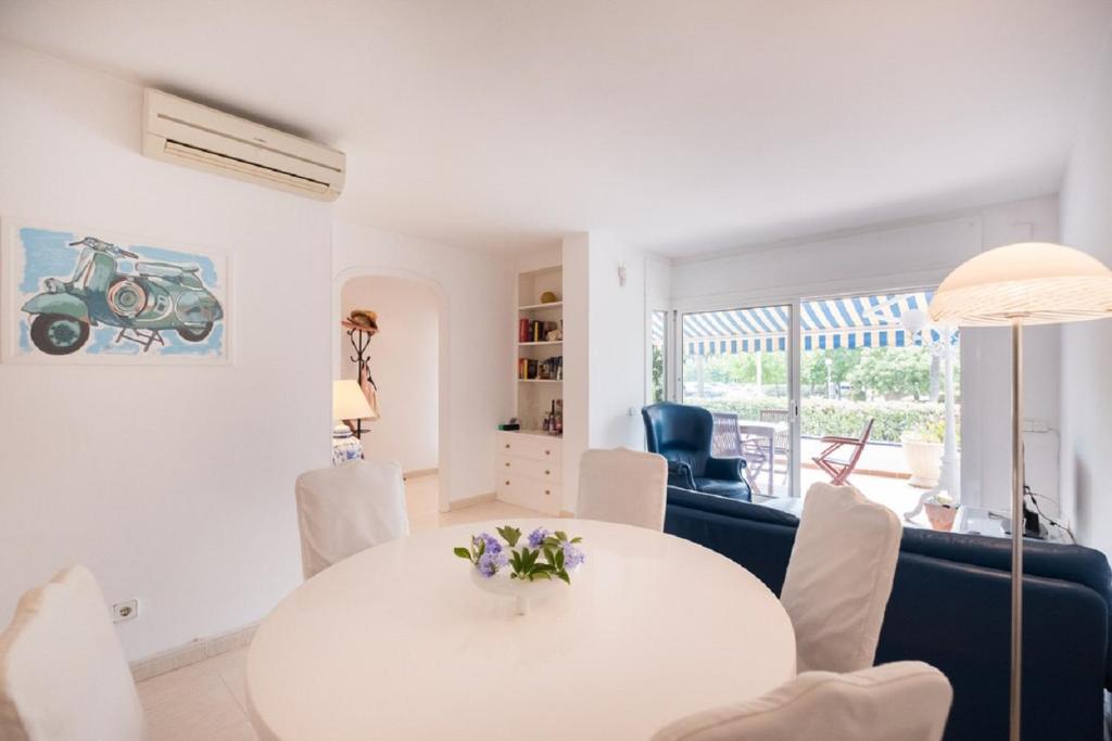 Posedenie v ubytovaní Reitel first line ground floor by HLCLUB Agency